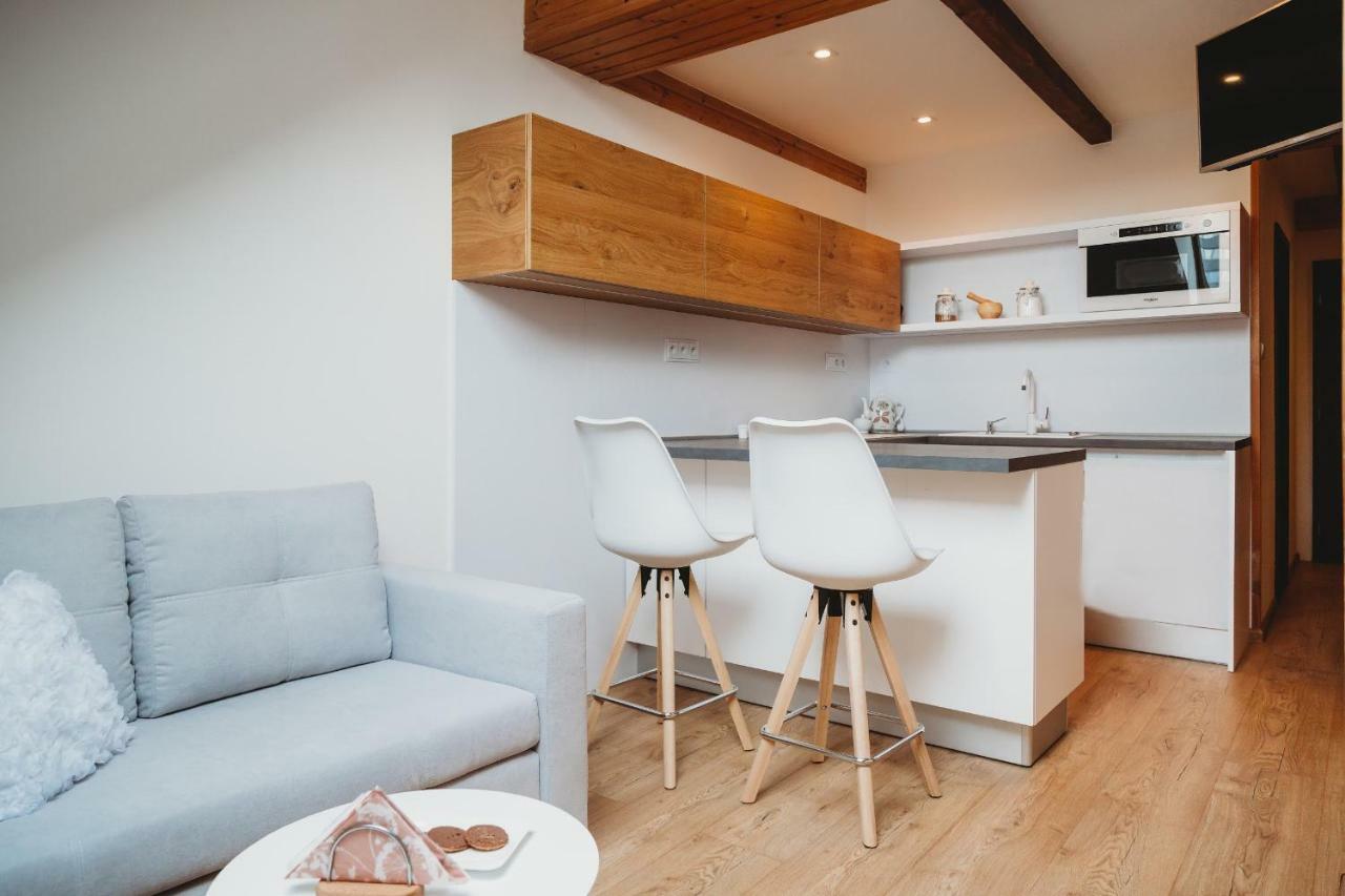 Center City Charming Loft Apartment コシツェ エクステリア 写真