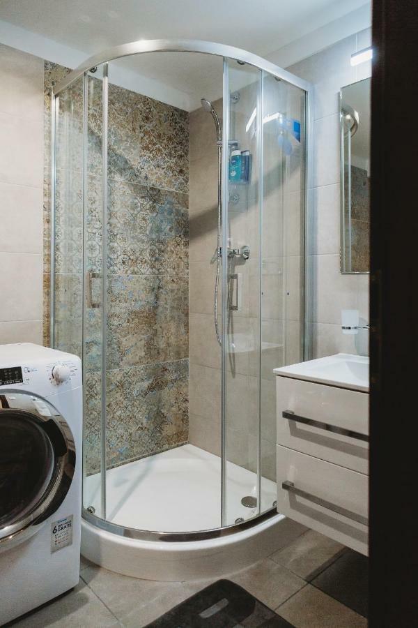 Center City Charming Loft Apartment コシツェ エクステリア 写真